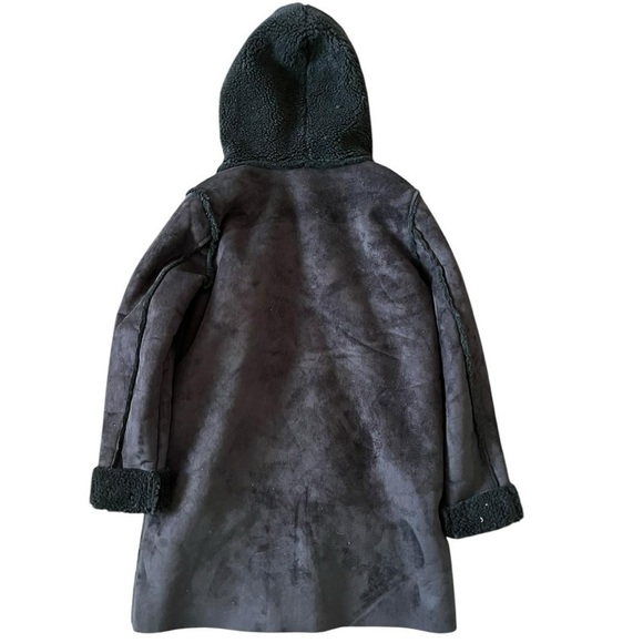 Black faux fur hooded coat with pockets #fauxfur #hoodedcoat - Picture 2 of 7